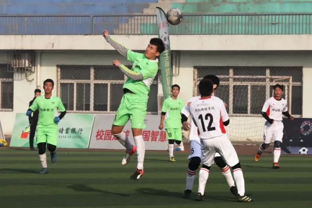 拜仁与阿森纳争抢德国国脚布朗，今夏或离开法兰克福